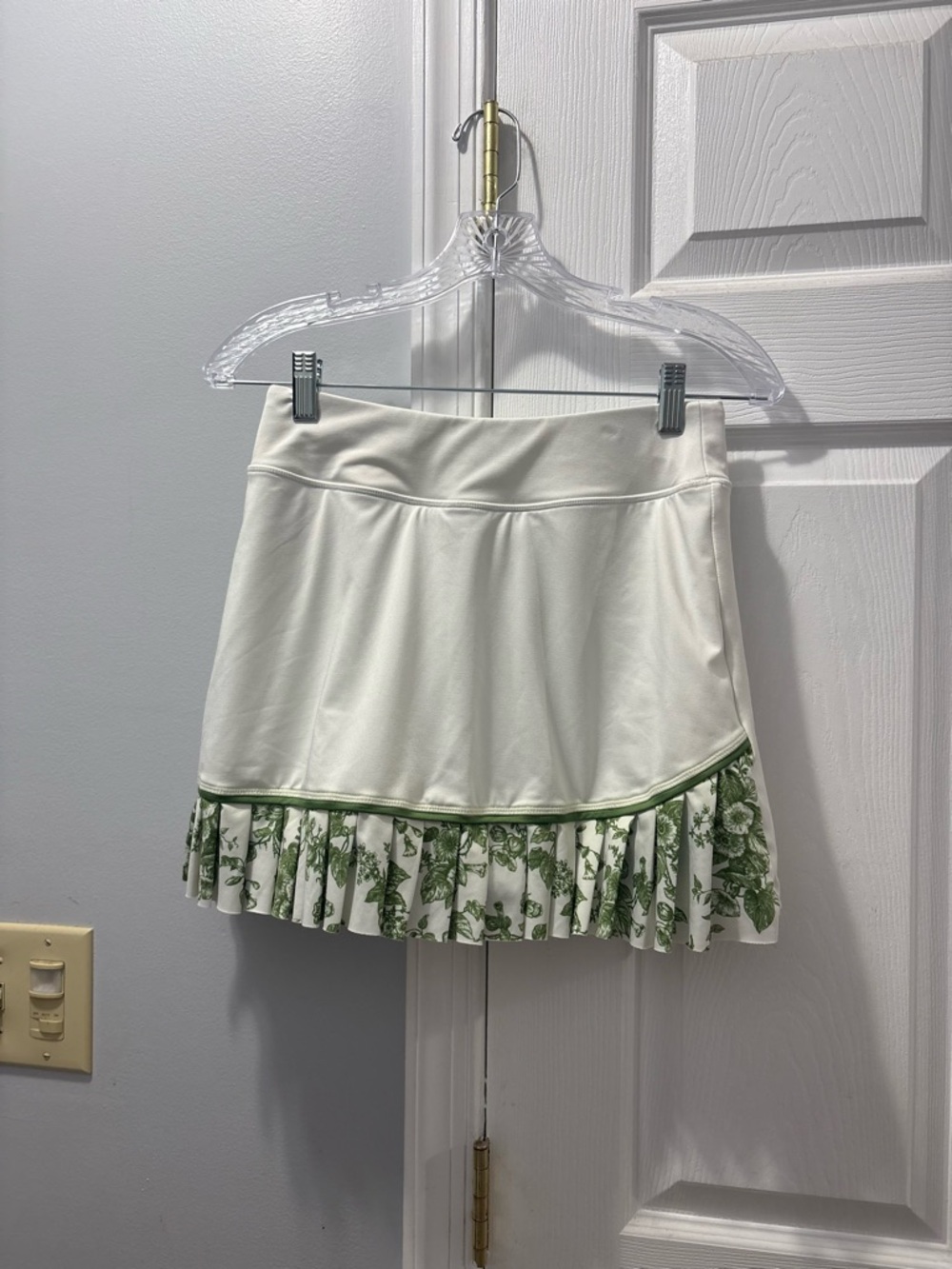 Tuckernuck Tennis Skort With Floral Pleated Trim Size Small